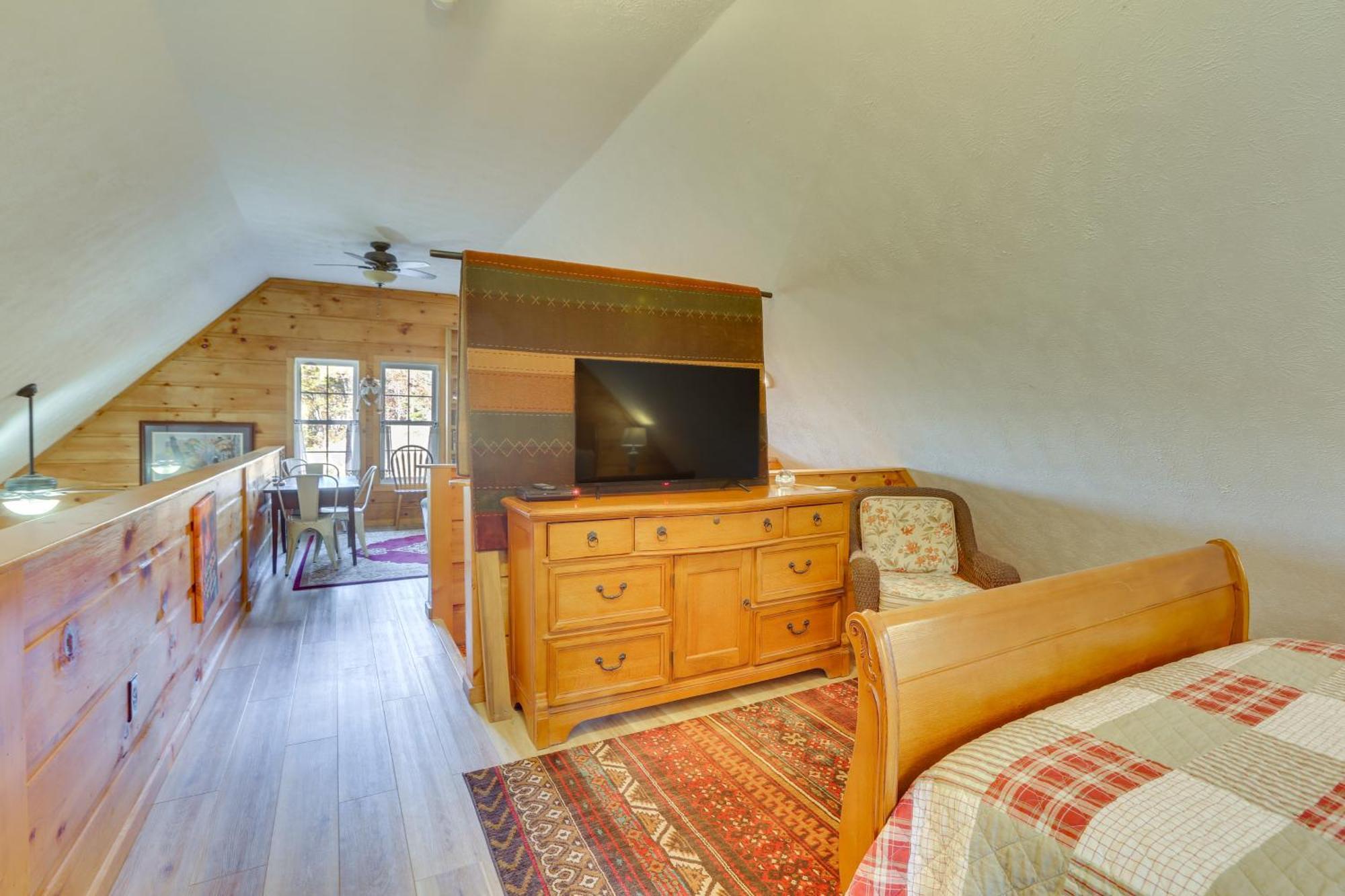 Charming Fancy Gap Cabin With Deck And Gas Grill! エクステリア 写真