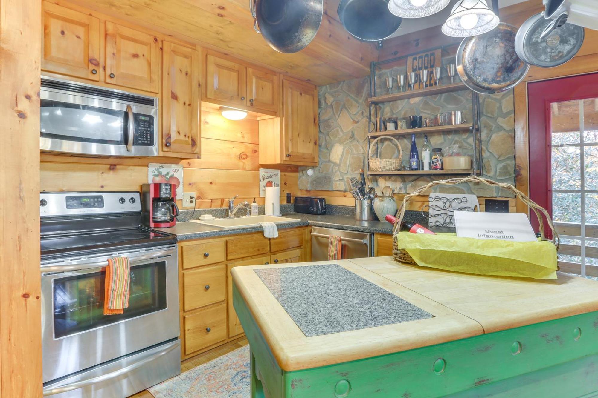 Charming Fancy Gap Cabin With Deck And Gas Grill! エクステリア 写真