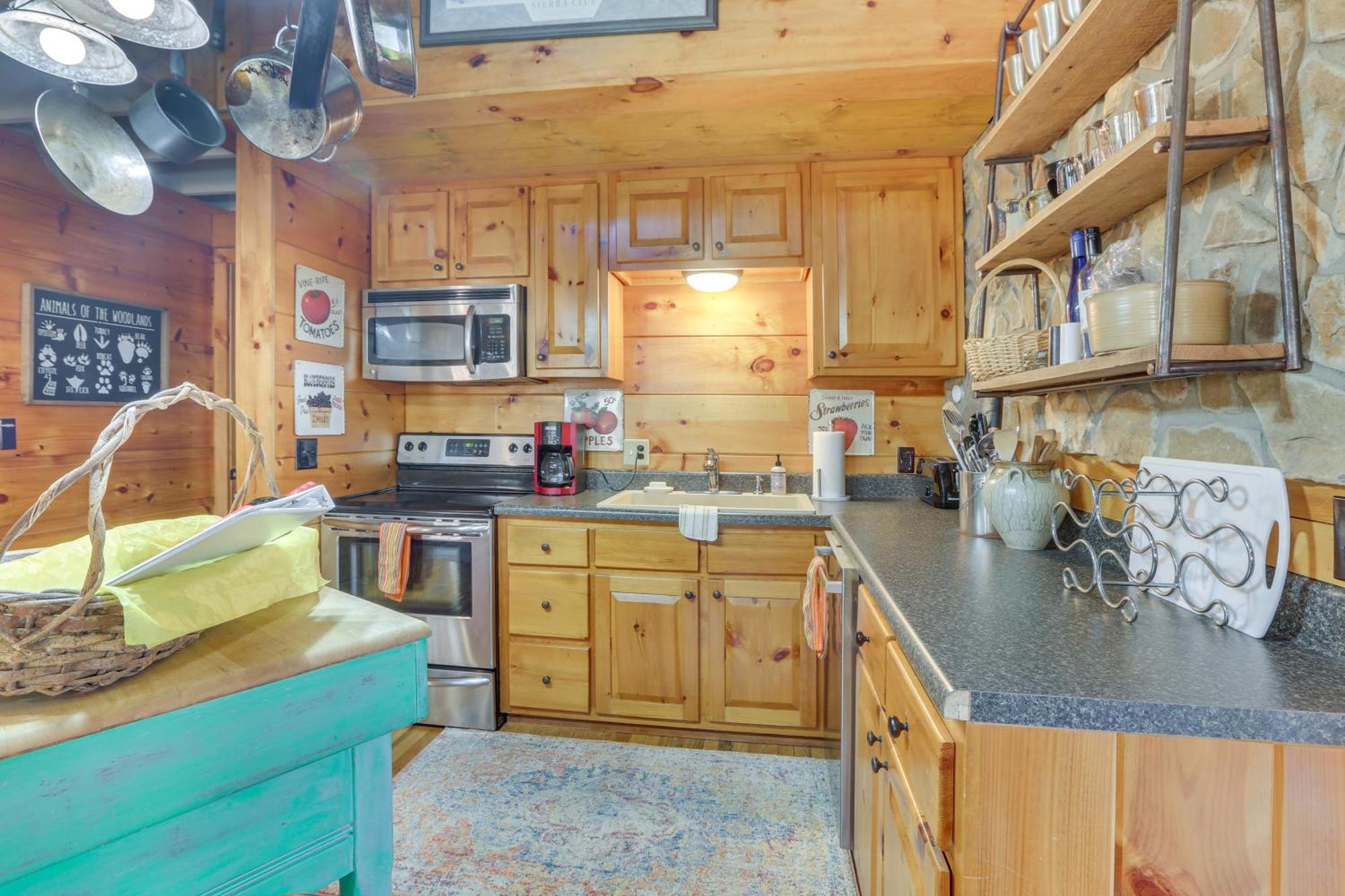 Charming Fancy Gap Cabin With Deck And Gas Grill! エクステリア 写真