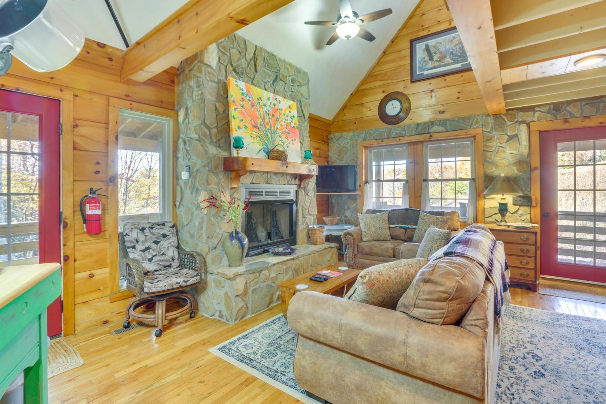 Charming Fancy Gap Cabin With Deck And Gas Grill! エクステリア 写真